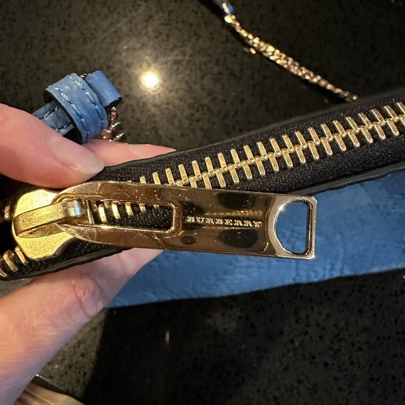 Authentic RARE Burberry Signature Grain Calfskin Peyton Crossbody Celadon Blue - Picture 4 of 13